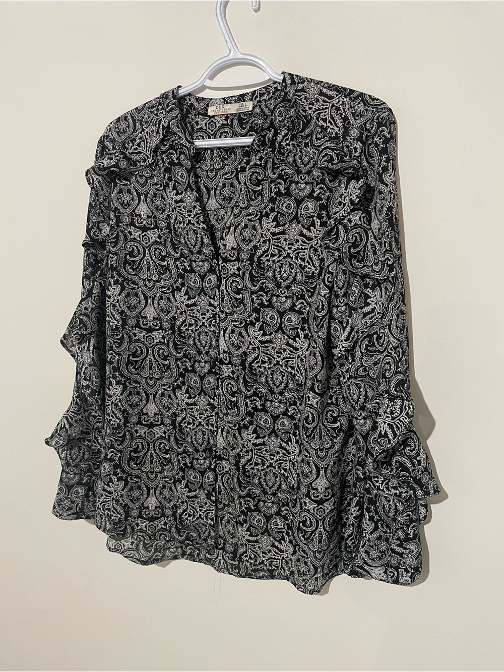 Women’s Black & White Paisley Button-Front Blouse
